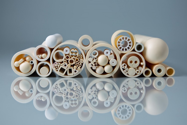 DIFFERENCES BETWEEN PRECISE CERAMICS AND TRADITIONAL CERAMICS